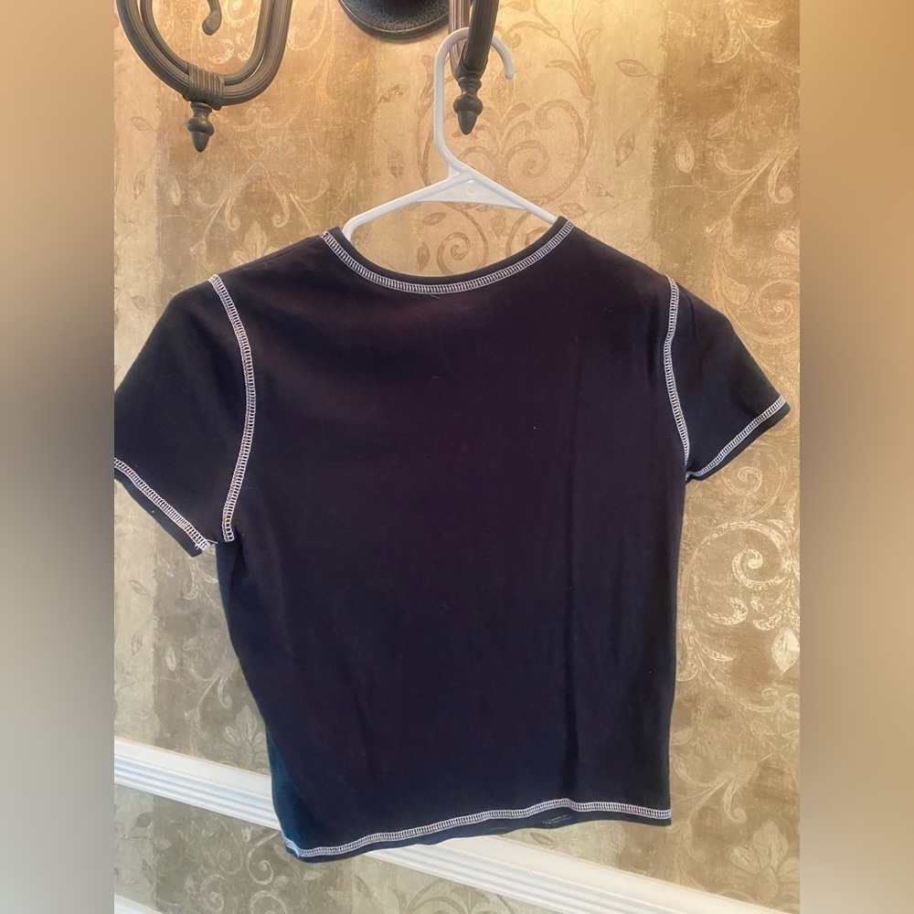Hollister Fitted Short Sleeve T-Shirt - Picture 3 of 4